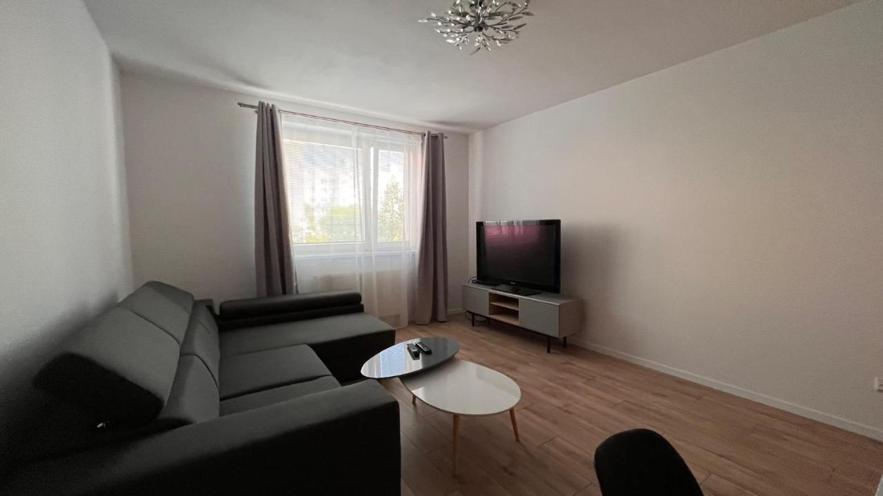 2 Room Apartment, Near Oc Galeria, Petrzalka Bratislava Exterior photo