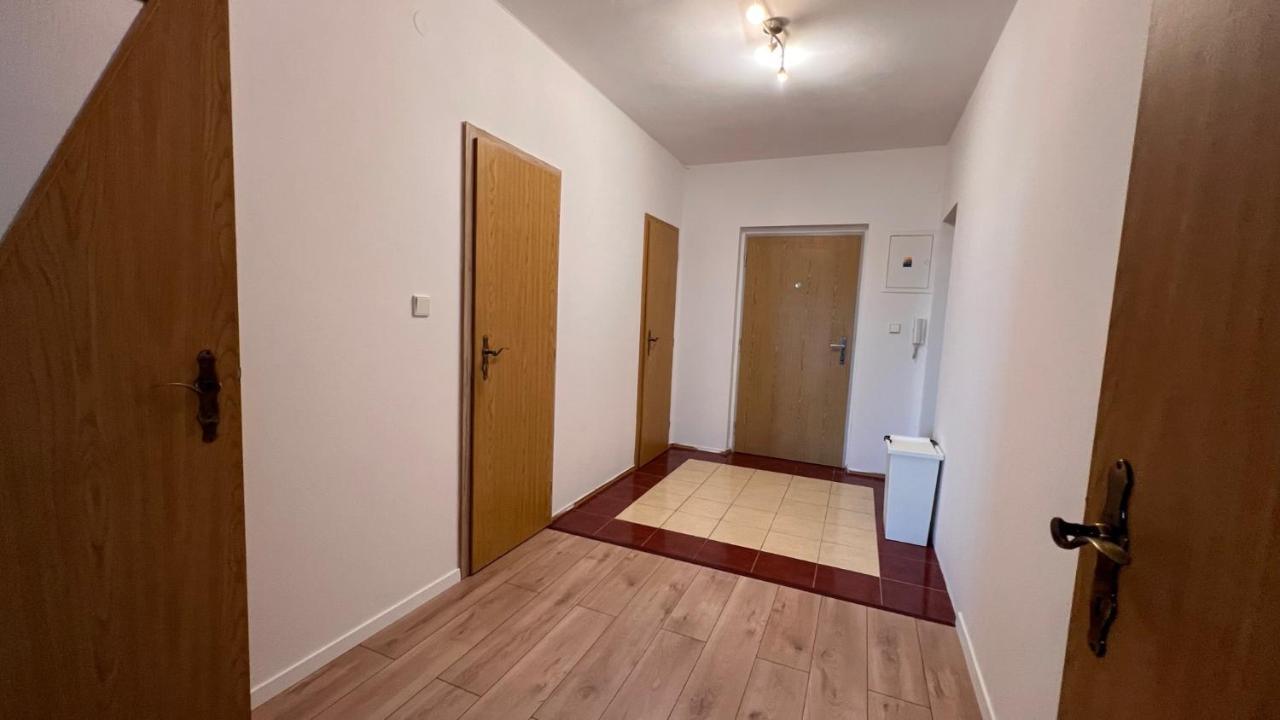 2 Room Apartment, Near Oc Galeria, Petrzalka Bratislava Exterior photo